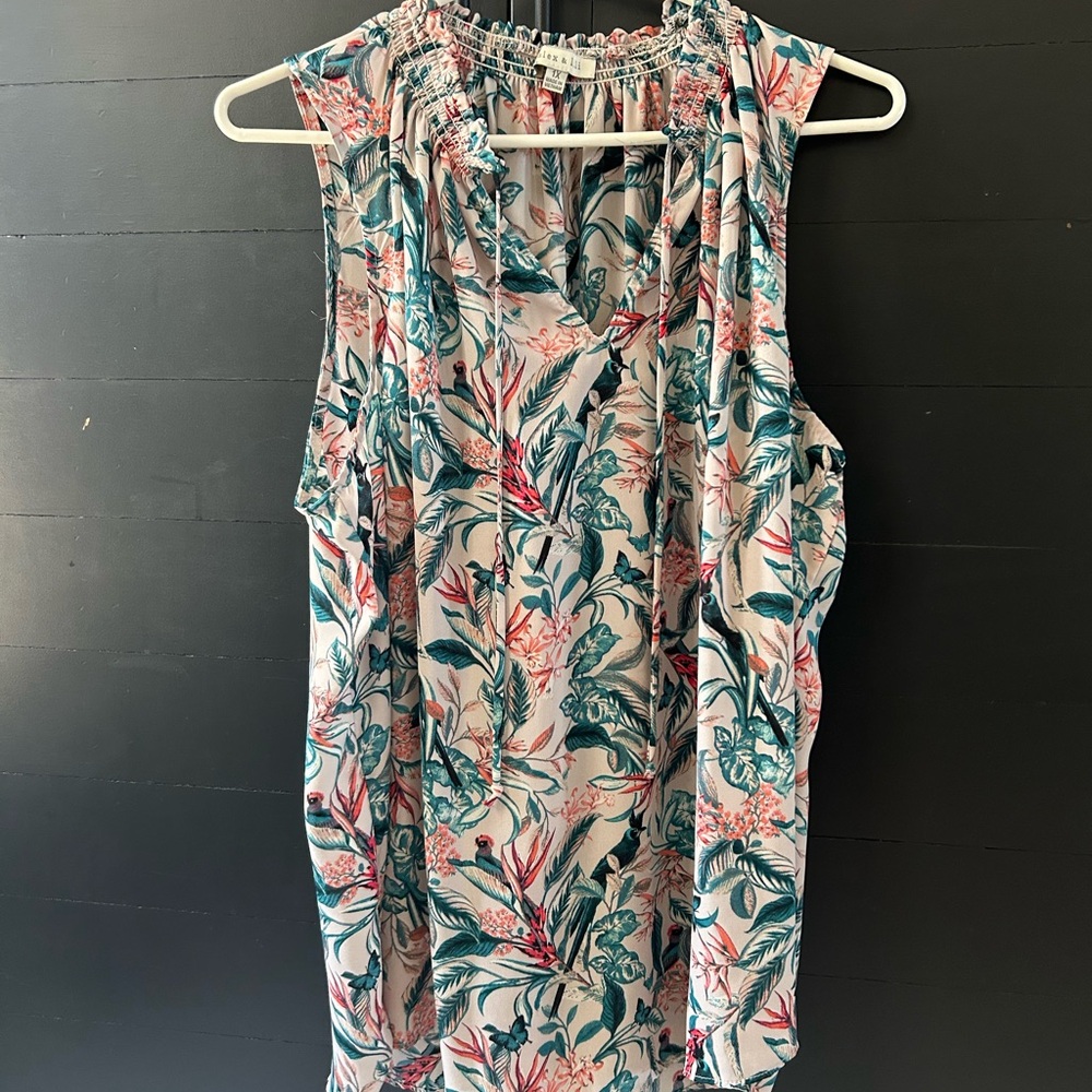 Floral Sleeveless Blouse - Multicolor